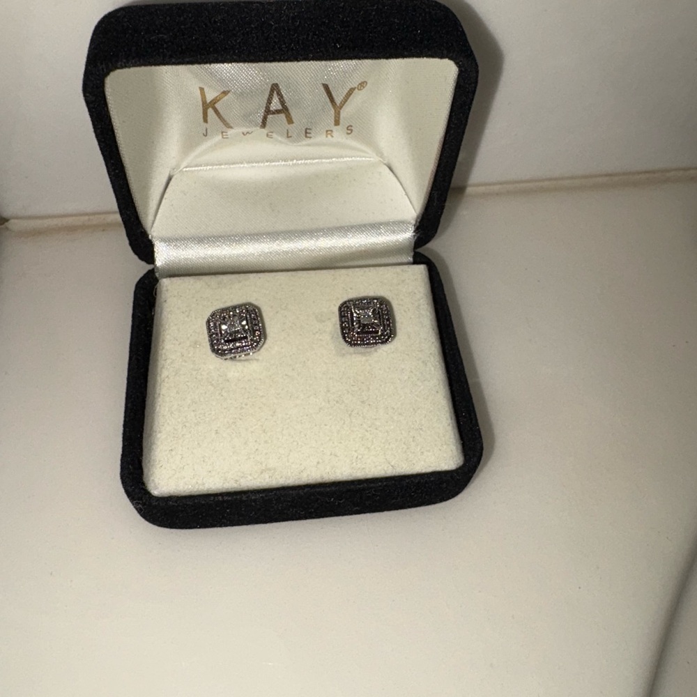 Kay Jewelers diamond cluster earrings